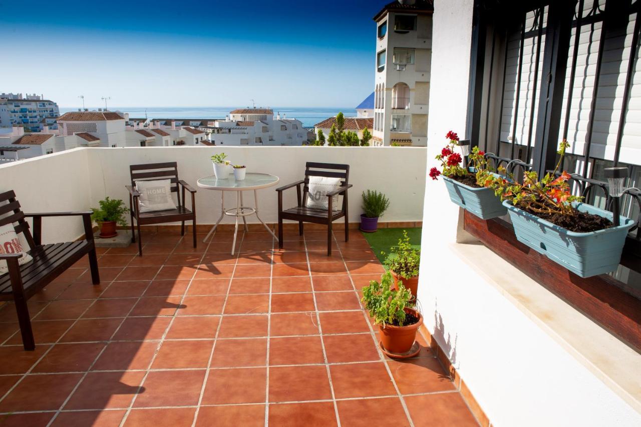 Puerto Deportivo 埃斯特波纳 外观 照片