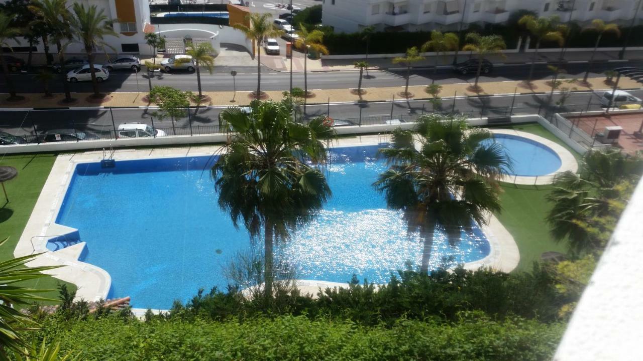 Puerto Deportivo 埃斯特波纳 外观 照片