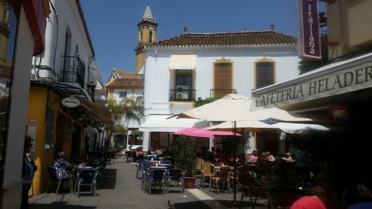 Puerto Deportivo 埃斯特波纳 外观 照片