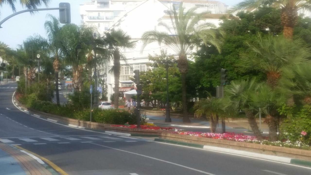 Puerto Deportivo 埃斯特波纳 外观 照片