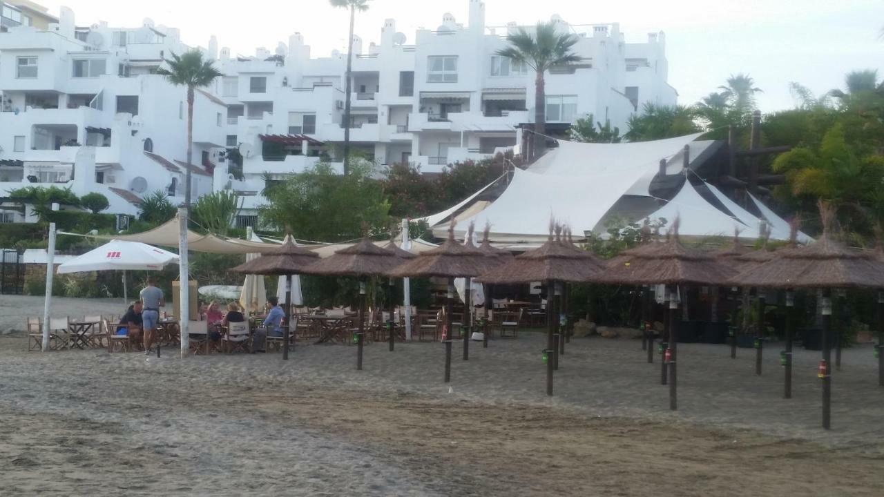 Puerto Deportivo 埃斯特波纳 外观 照片