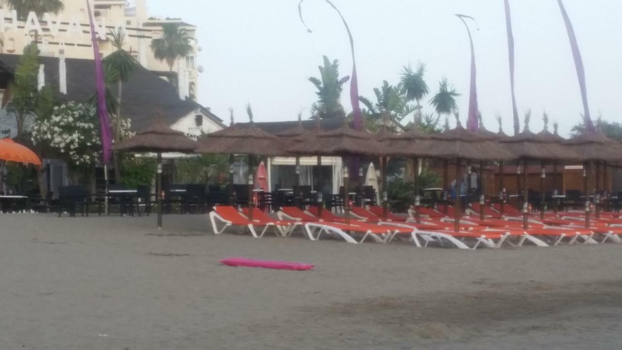Puerto Deportivo 埃斯特波纳 外观 照片