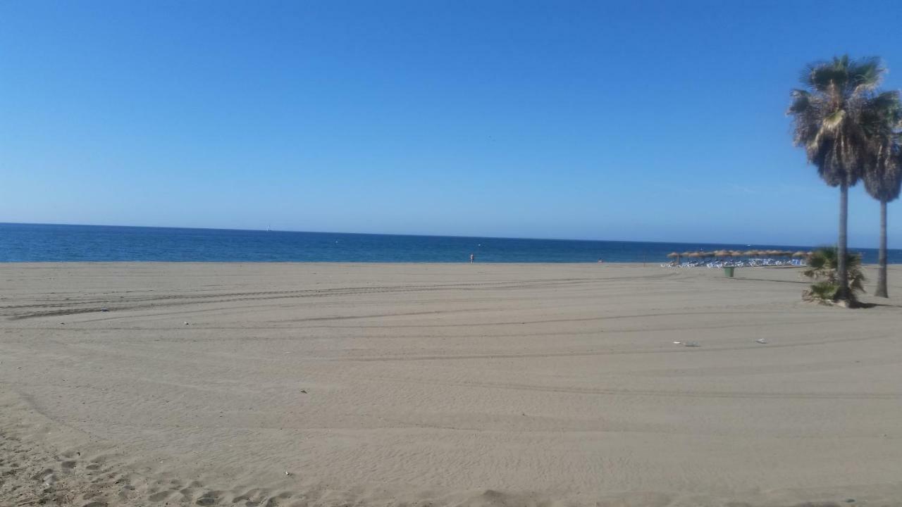 Puerto Deportivo 埃斯特波纳 外观 照片
