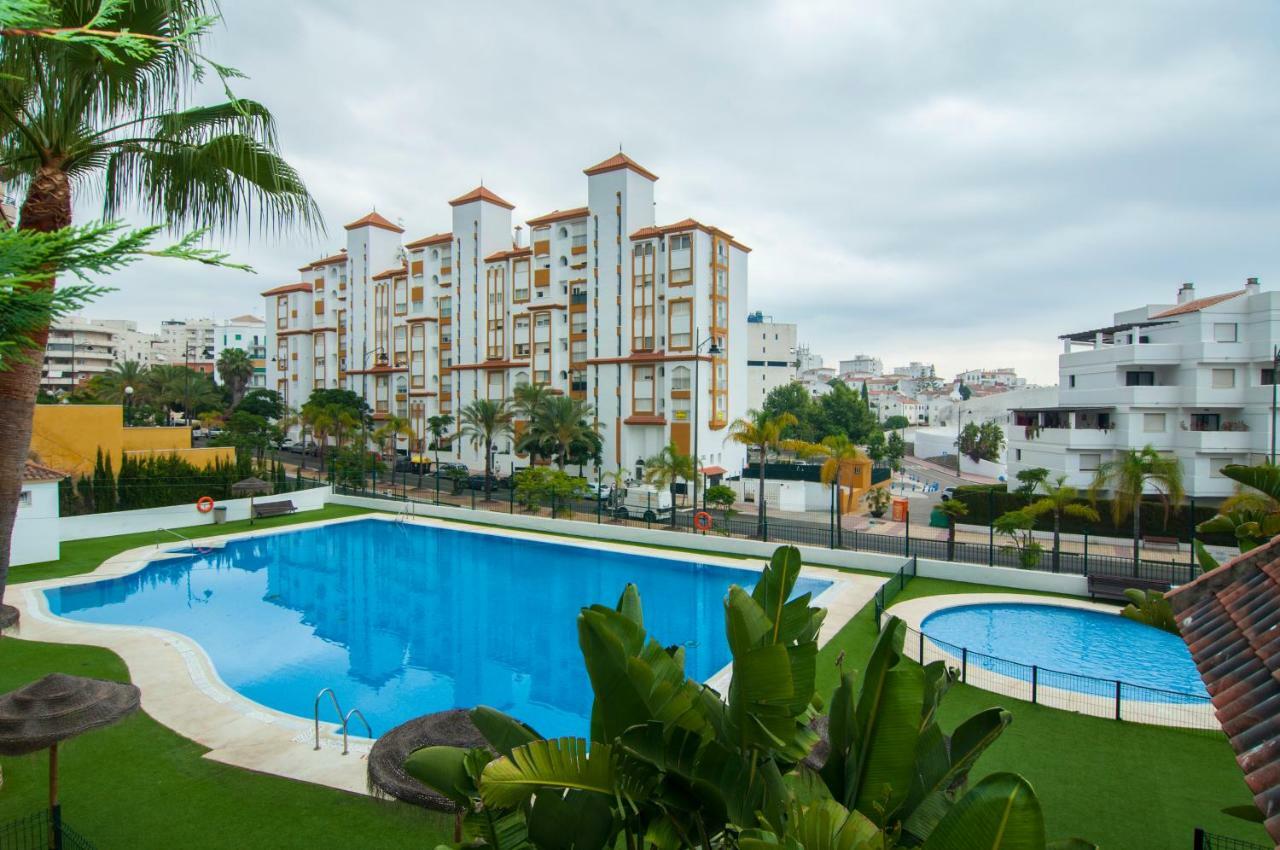 Puerto Deportivo 埃斯特波纳 外观 照片
