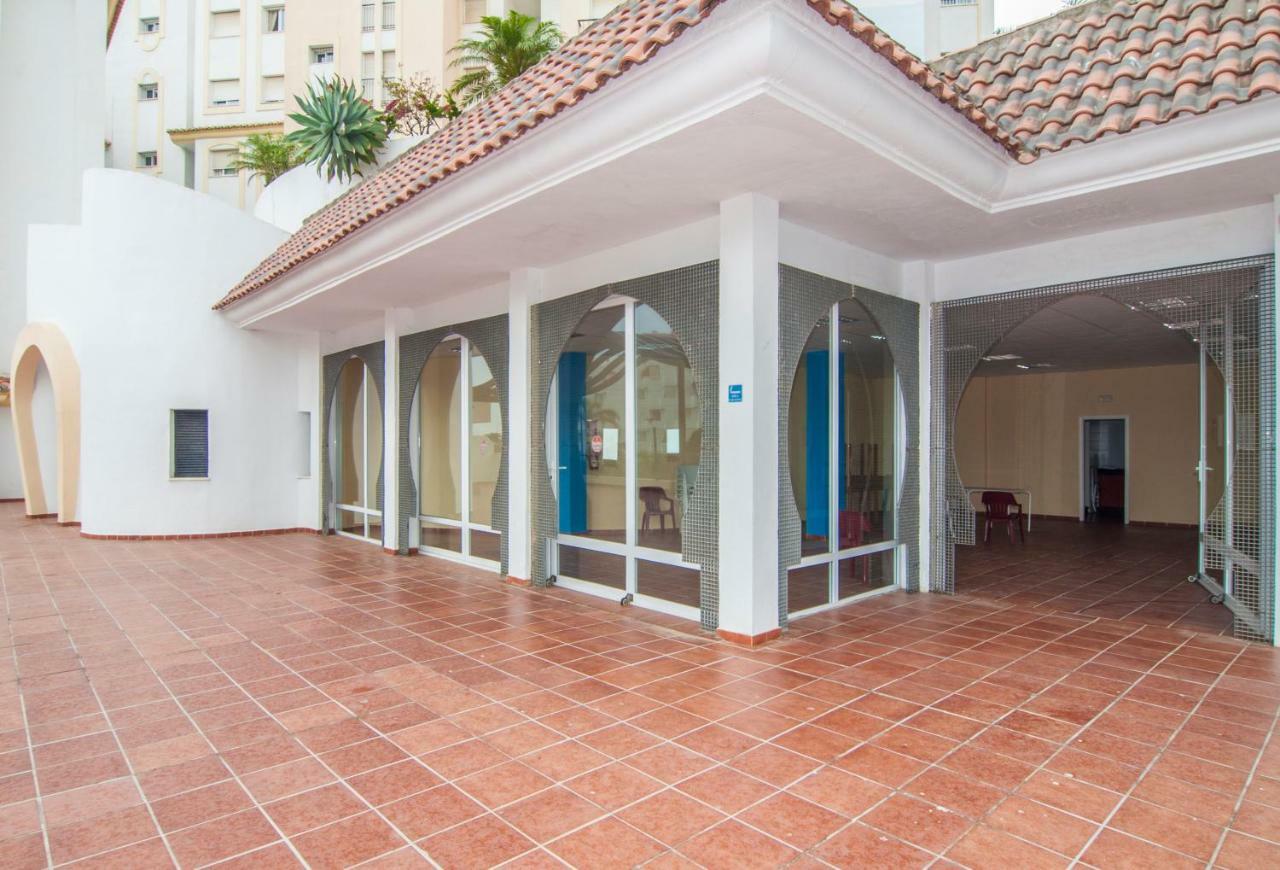 Puerto Deportivo 埃斯特波纳 外观 照片